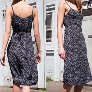 brandy melville Paulina midi dress - blue floral. new no tags